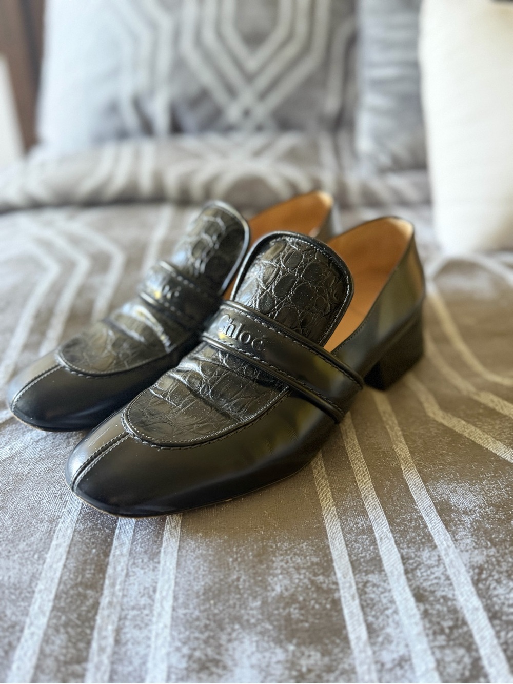 Authentic Chloe Black Leather Croc-Embossed Loafers for woman - Picture 3 of 11